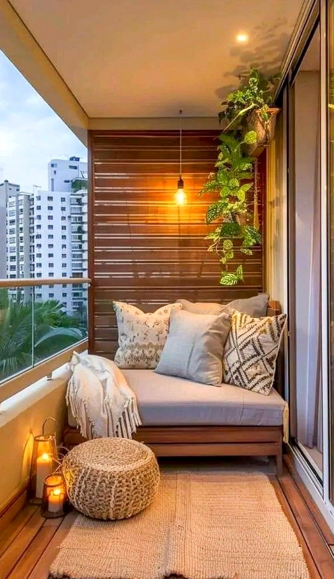 Compact flower arrangement introduces rhythm into the view, keeping the atmosphere personal and relaxed.