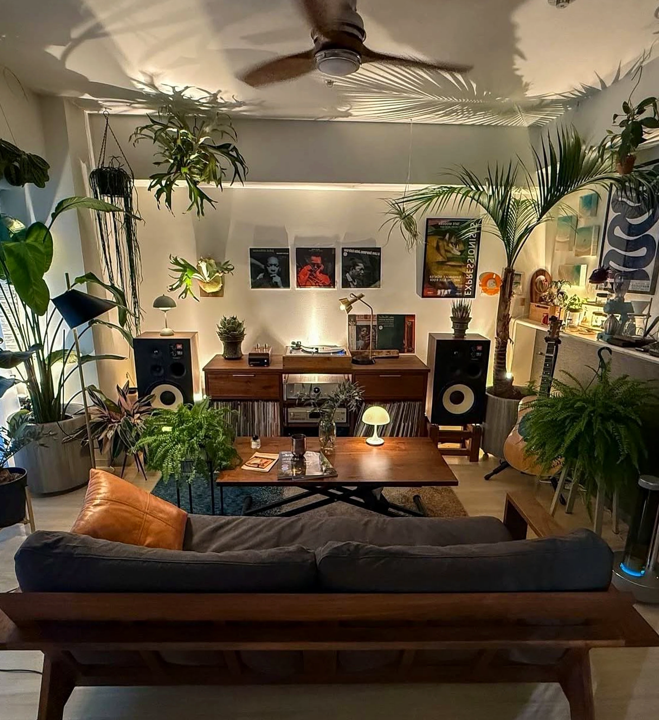 Subtle patio corner adds a clear layer of freshness, helping the backdrop feel ready for quiet use.